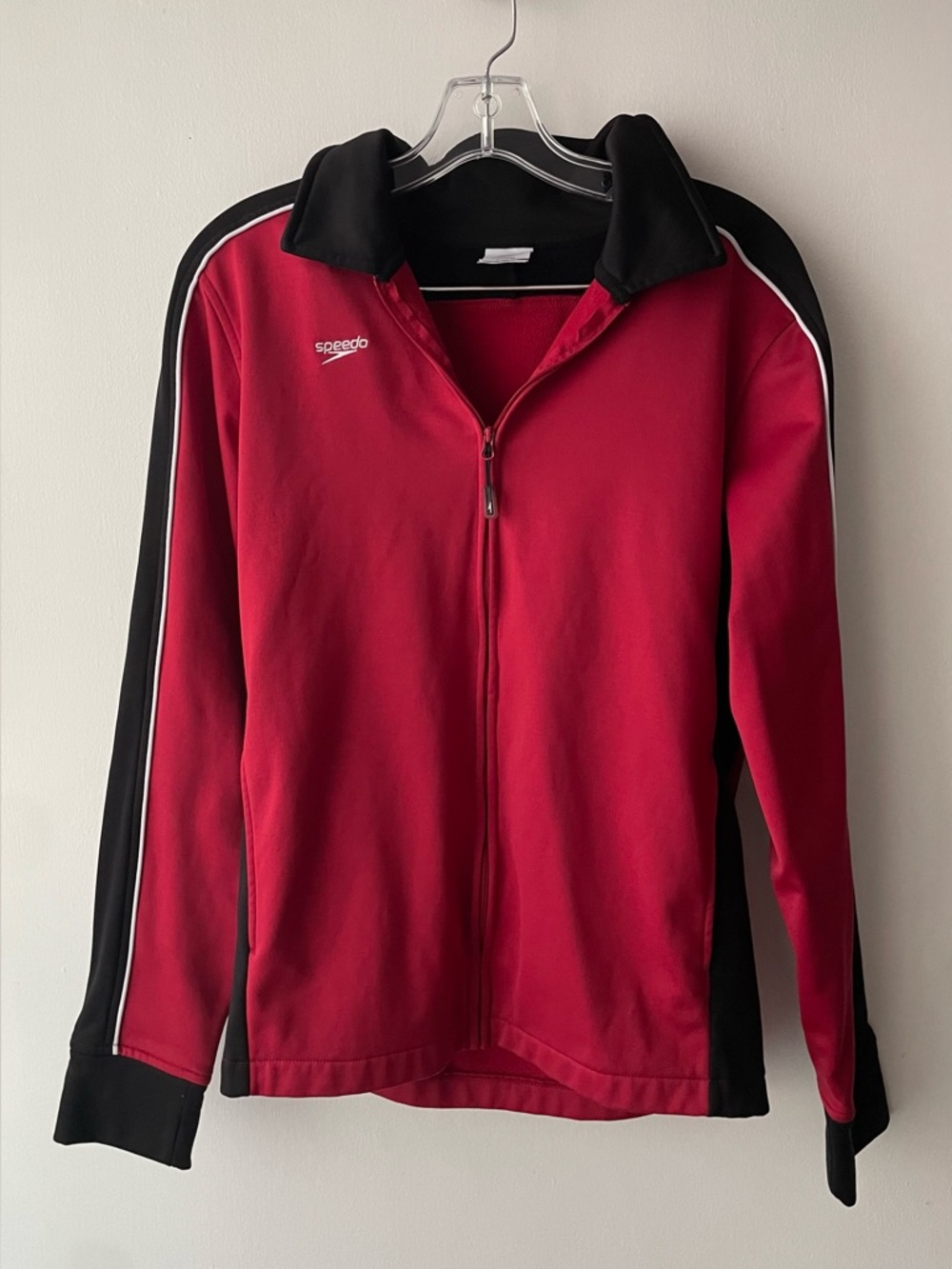 SPEEDO RED MEN’S ZIP-UP JACKET (SIZE S)!